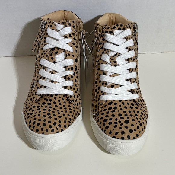 Universal Thread Shoes - Universal Thread Leopard Print High Top Sneakers Women’s Size 8 Lace Up & Zip